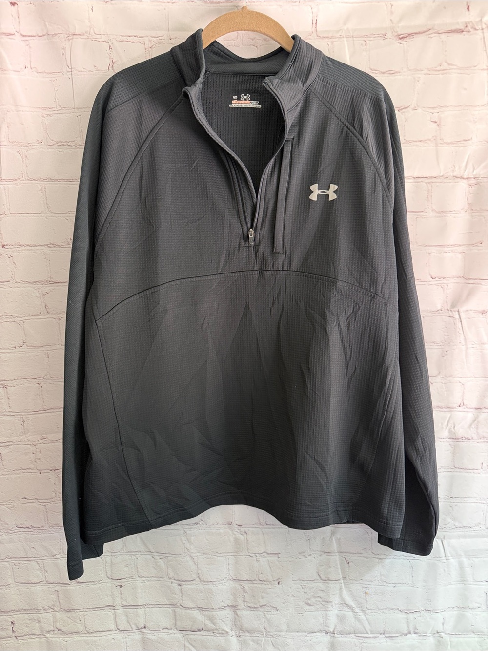 Under Armour Woman’s Black Quarter-Zip Performance Pullover Size Large